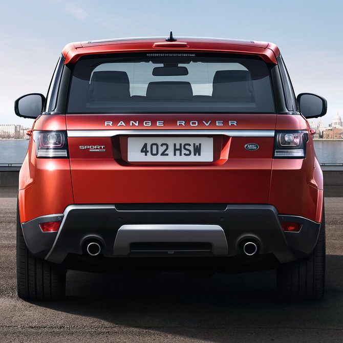 Range Rover Sport Exterior Back | Peter Vardy